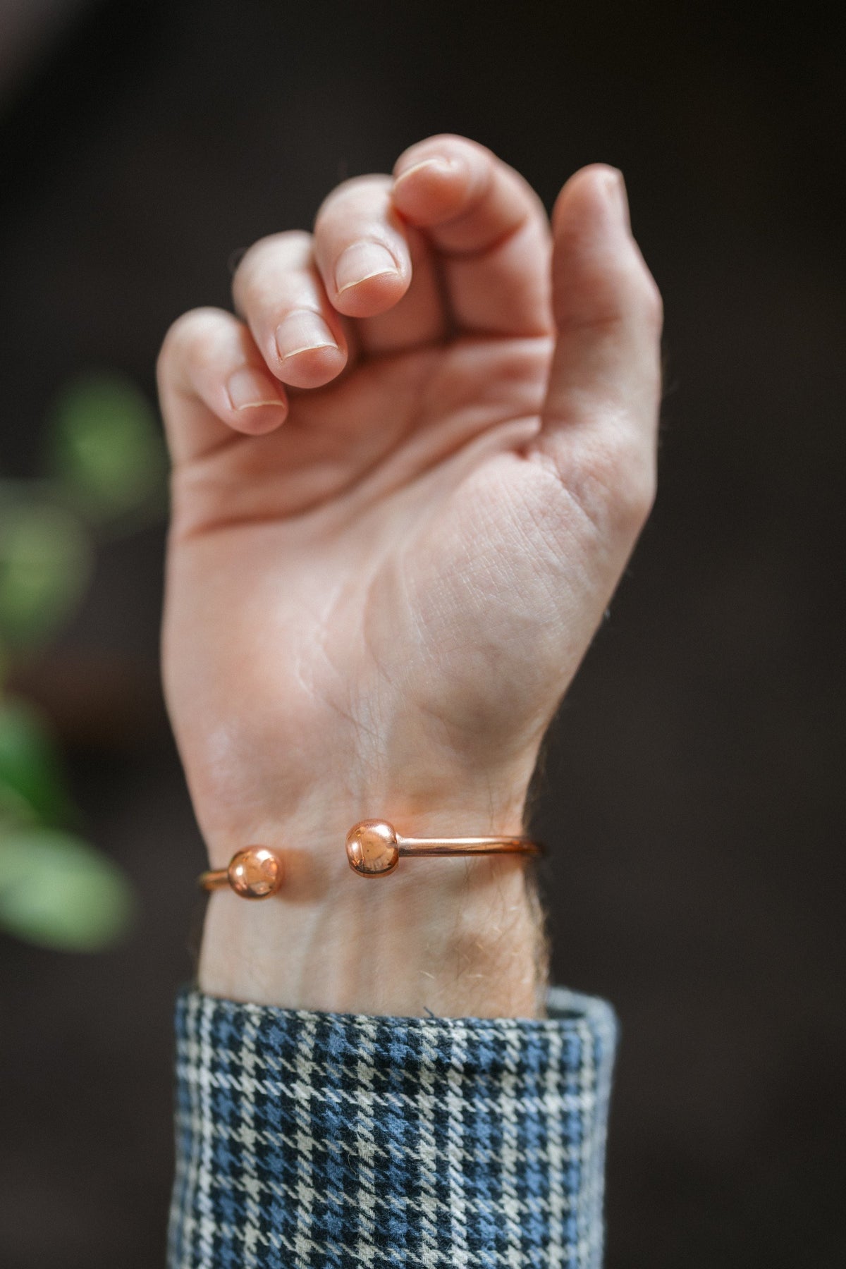 Kopero Koperen Armband Rond, om de pols, met de twee bolletjes aan de uiteinden zichtbaar
